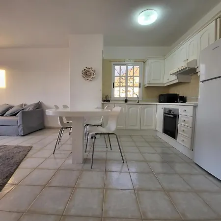 Atlantic Serenity Suites By Eden Apartment